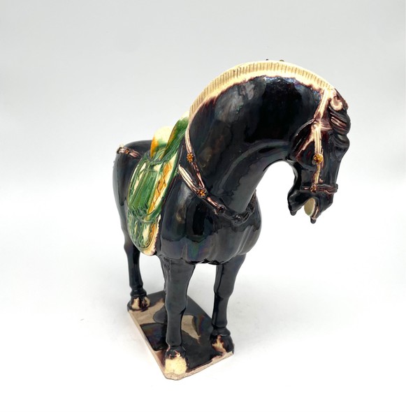 Антикварная скульптура «Лошадь Тан»
