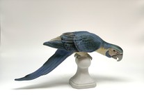 Антикварная скульптура «Попугай»