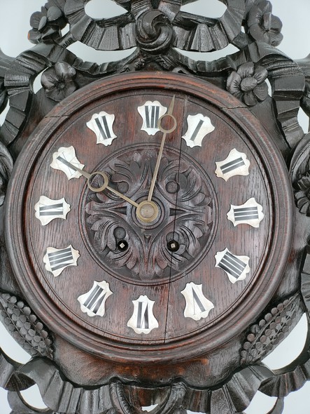 An antique clock