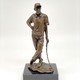Скульптура «Игрок в гольф»