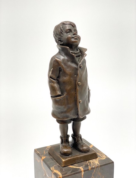 Винтажная скульптура "Мальчик-мечтатель"
