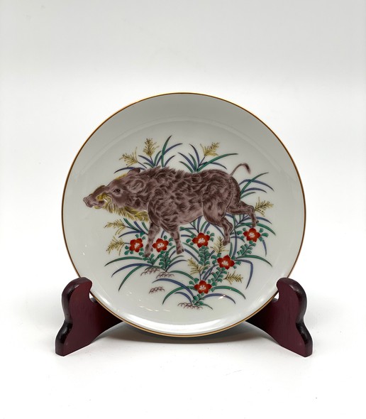 Antique plate
with boar, Arita, Shuho
