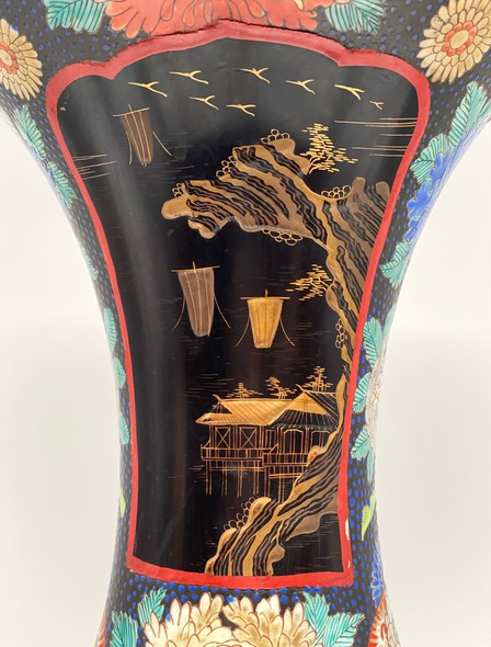 Antique Japanese vase, Arita