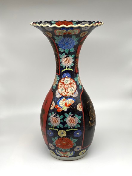 Antique Japanese vase, Arita