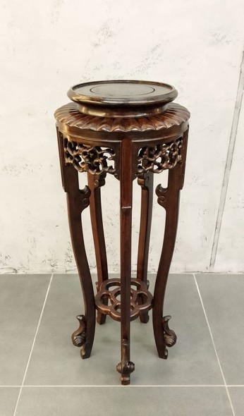 Antique pedestal,
Chinoiserie