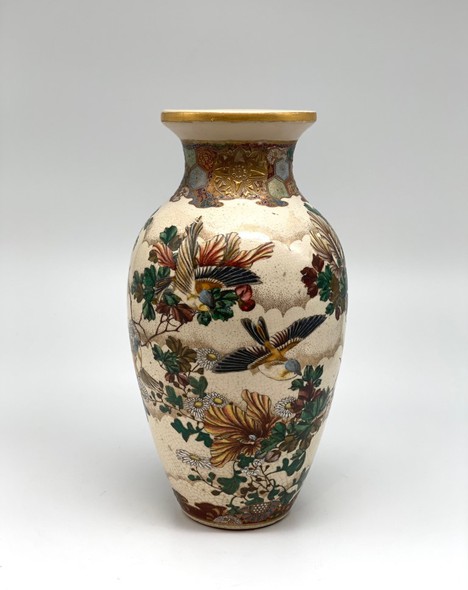 Antique vase
Satsuma, Japan, 19th century.