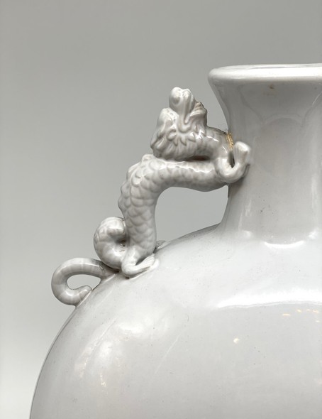 Antique steam rooms
Vases "Dragon"