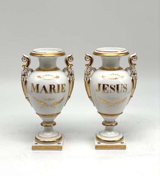 Antique steam rooms
vases, Old Paris