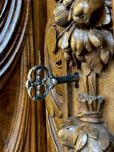 Antique cabinet
Renaissance, France, XIX century.