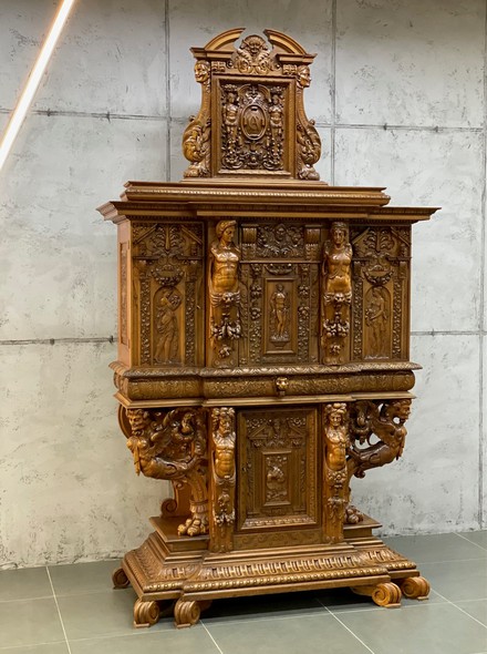 Antique cabinet
Renaissance, France, XIX century.