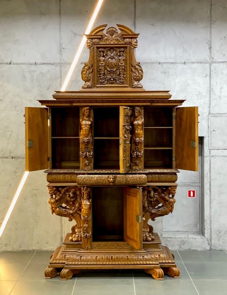 Antique cabinet
Renaissance, France, XIX century.