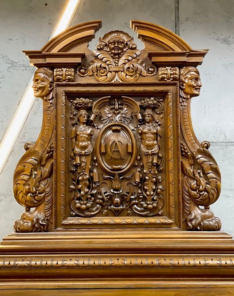 Antique cabinet
Renaissance, France, XIX century.