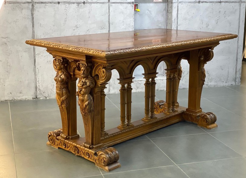 Antique console table,
Renaissance, 19th century