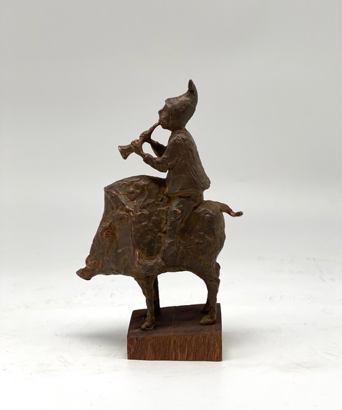 Sculpture "Boy on a boar"