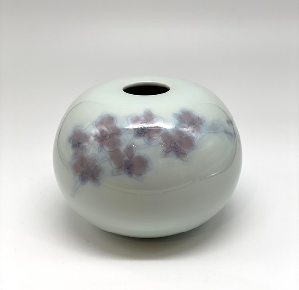 Vintage vase,
porcelain, Japan