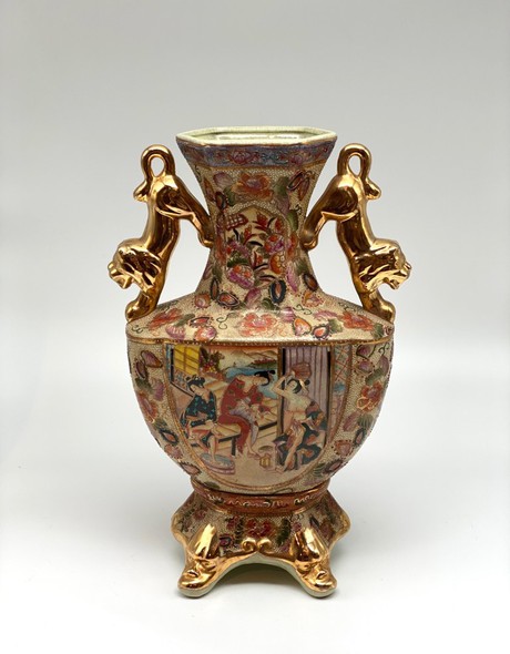 Vintage vase
with beauties, Japan