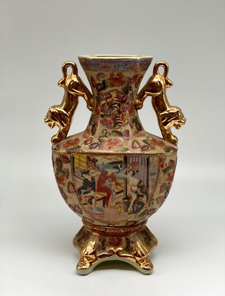 Vintage vase
with beauties, Japan