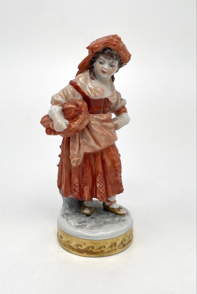 Antique statuette "Girl with a basket"