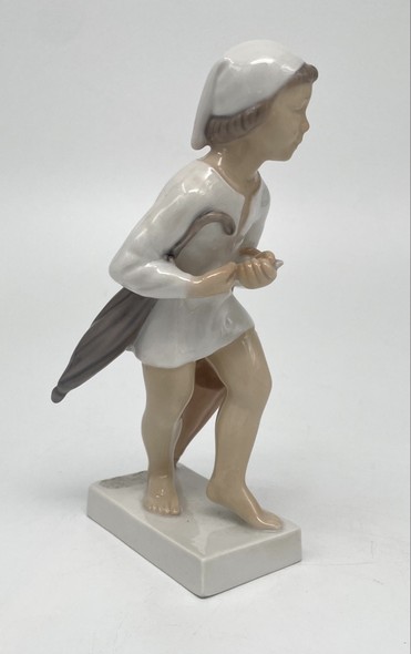 Antique statuette "Girl with an umbrella"