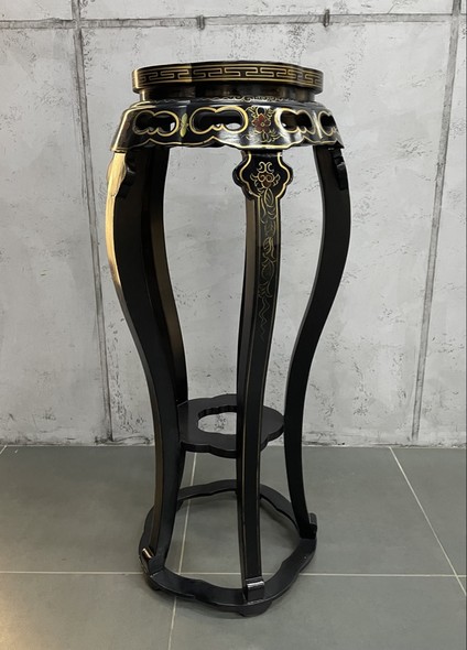 Antique chinoiserie pedestal