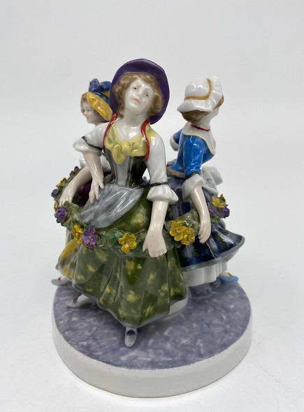 Vintage figurine
"Round Dance", Karl Enns