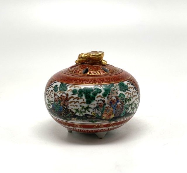 Antique Fragrance Box 
Kutani