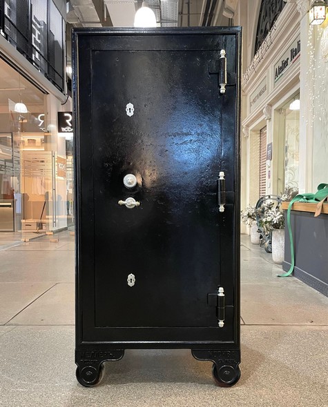 Antique safe "Meller"