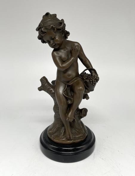 Vintage figurine
"boy with grapes"