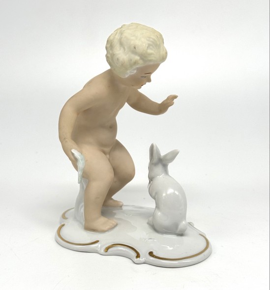 Антикварная статуэтка "Путти с кроликом"