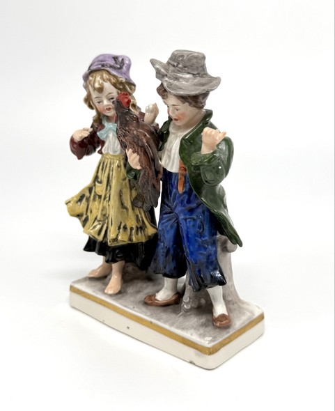 Статуэтка «Дети с петухом»  Sitzendorf