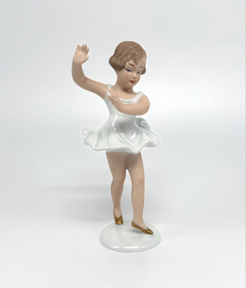 Vintage figurine
"Young Ballerina," Wallendorf