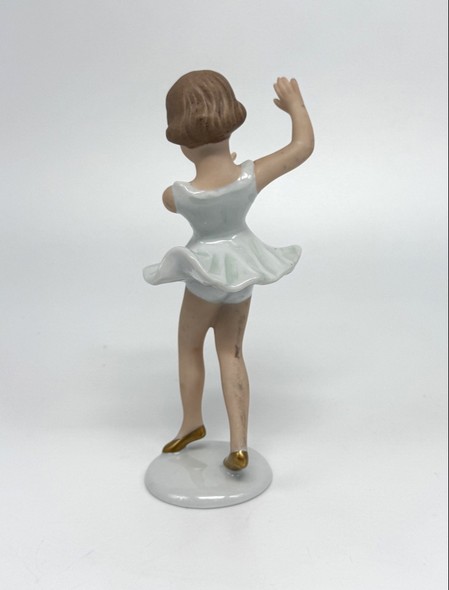 Vintage figurine
"Young Ballerina," Wallendorf