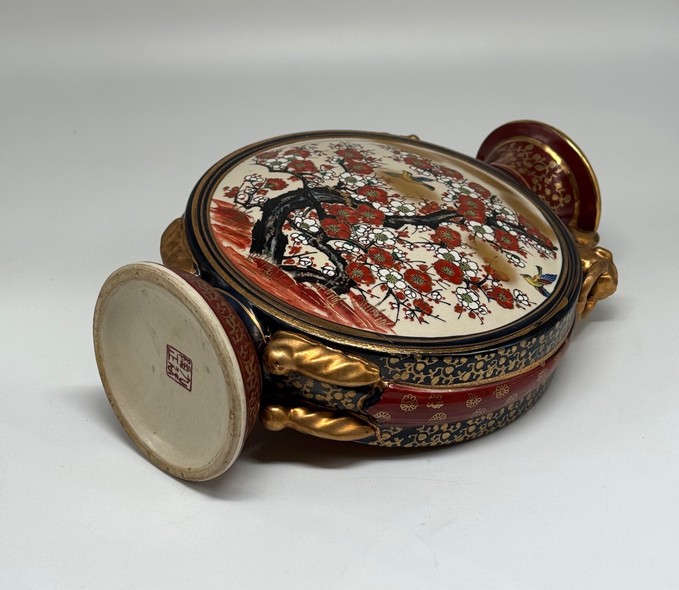 Antique vase "Phoenixes"