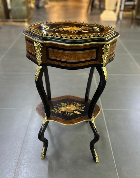 Antique jardinière
Napoleon III