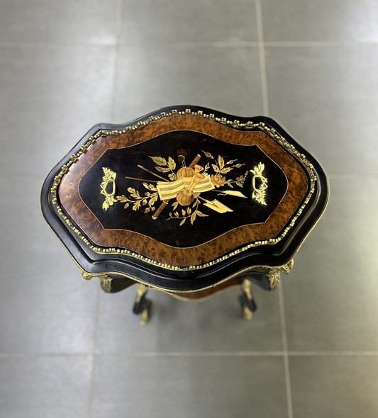 Antique jardinière
Napoleon III