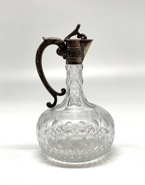 Антикварный кувшин