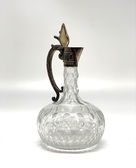 Антикварный кувшин