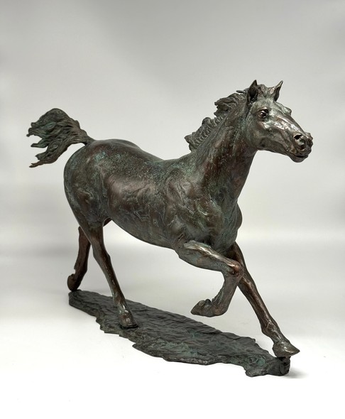 Бронзовая скульптура
"Конь"