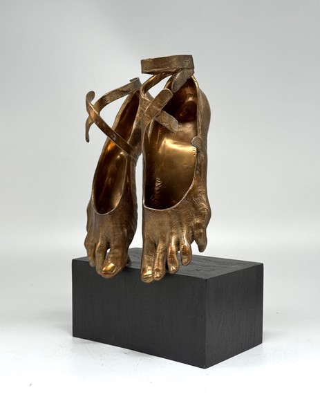 Бронзовая скульптура
"Обувь для души"