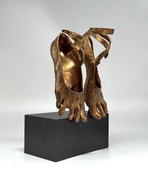 Бронзовая скульптура
"Обувь для души"