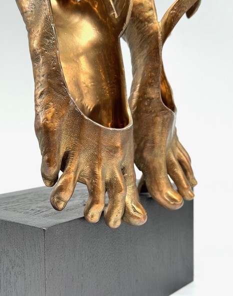 Бронзовая скульптура
"Обувь для души"