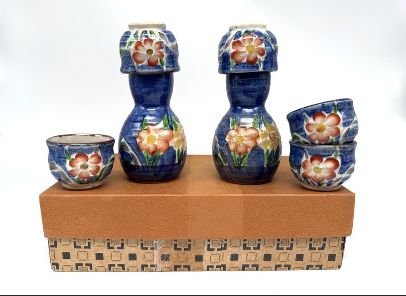 Винтажный набор для саке «Нарцисс»