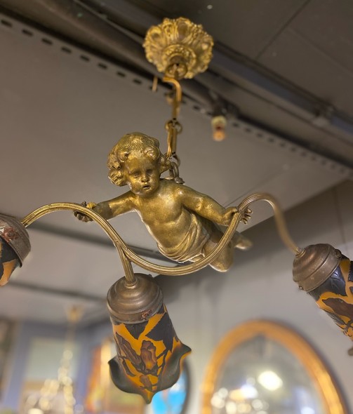 Antique chandelier “Putti”