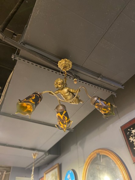 Antique chandelier “Putti”