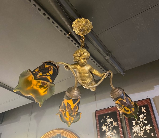 Antique chandelier “Putti”