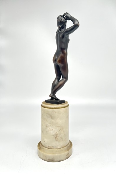 Antique sculpture "Niobe"
