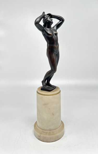 Antique sculpture "Niobe"