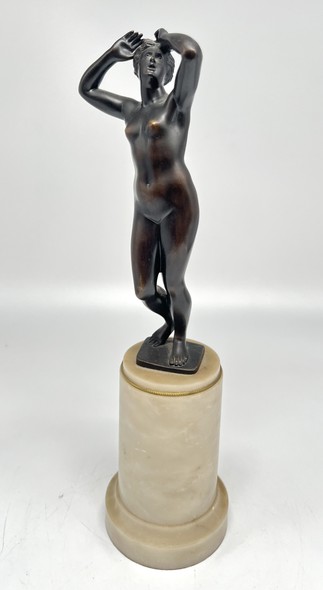 Antique sculpture "Niobe"