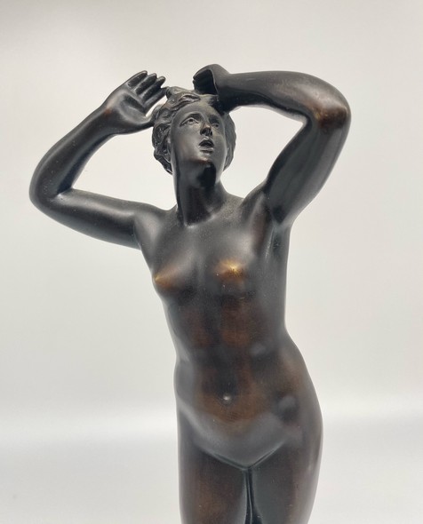 Antique sculpture "Niobe"