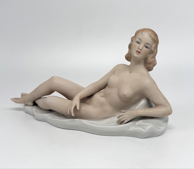 Антикварная скульптура
«Обнаженная»,
Wallendorf